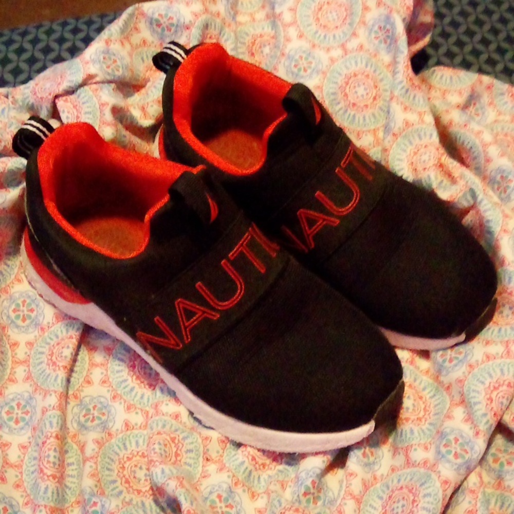 Boys shoes